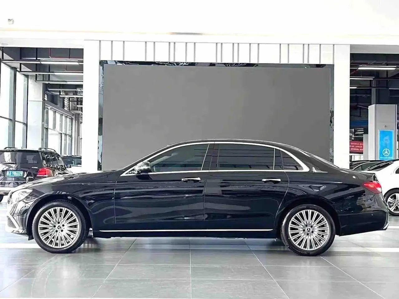 Mercedes Benz E Class 2023 E 300 L 2.0T Luxury Automatic Gear 3