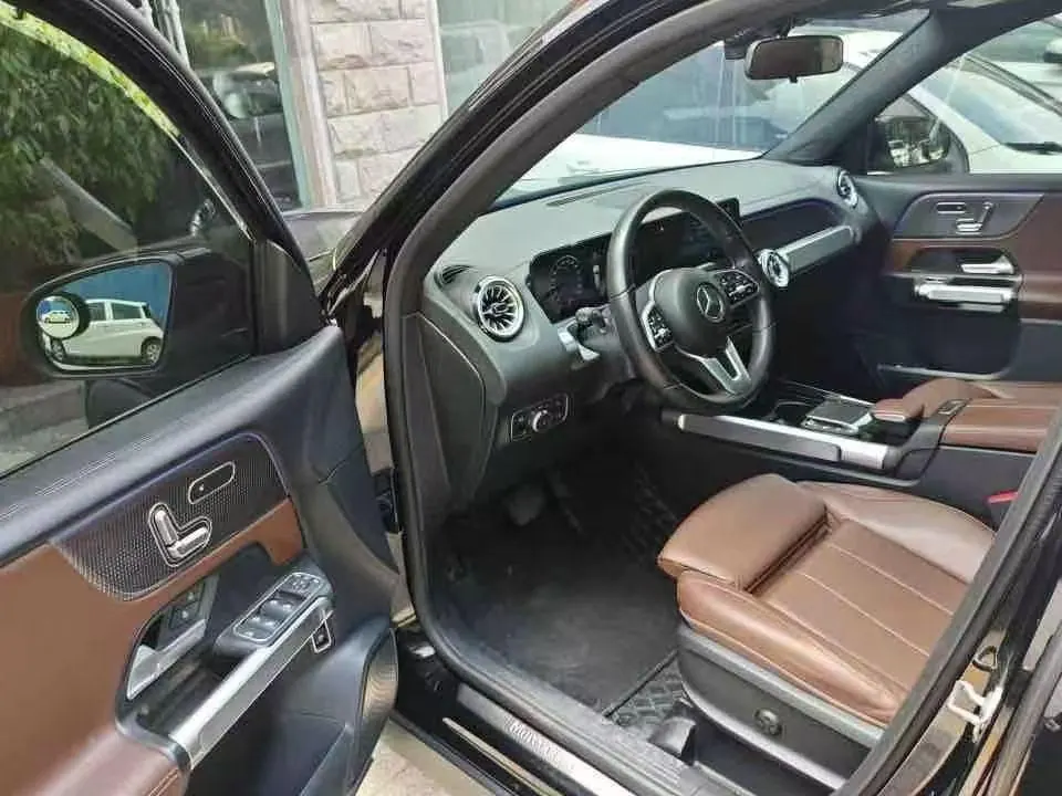 Mercedes Benz 2023 GLB 220 2.0T Fashion Automatic 3