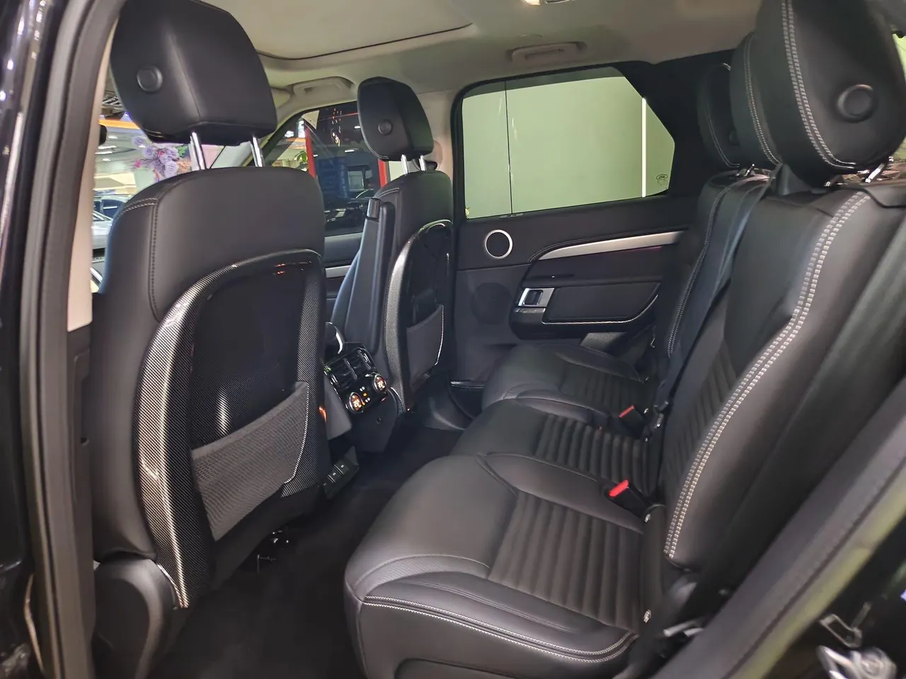 Land Rover found (imported) 2023 found 5 48V 3.0T 360PS R-Dynamic S automatic gear 5