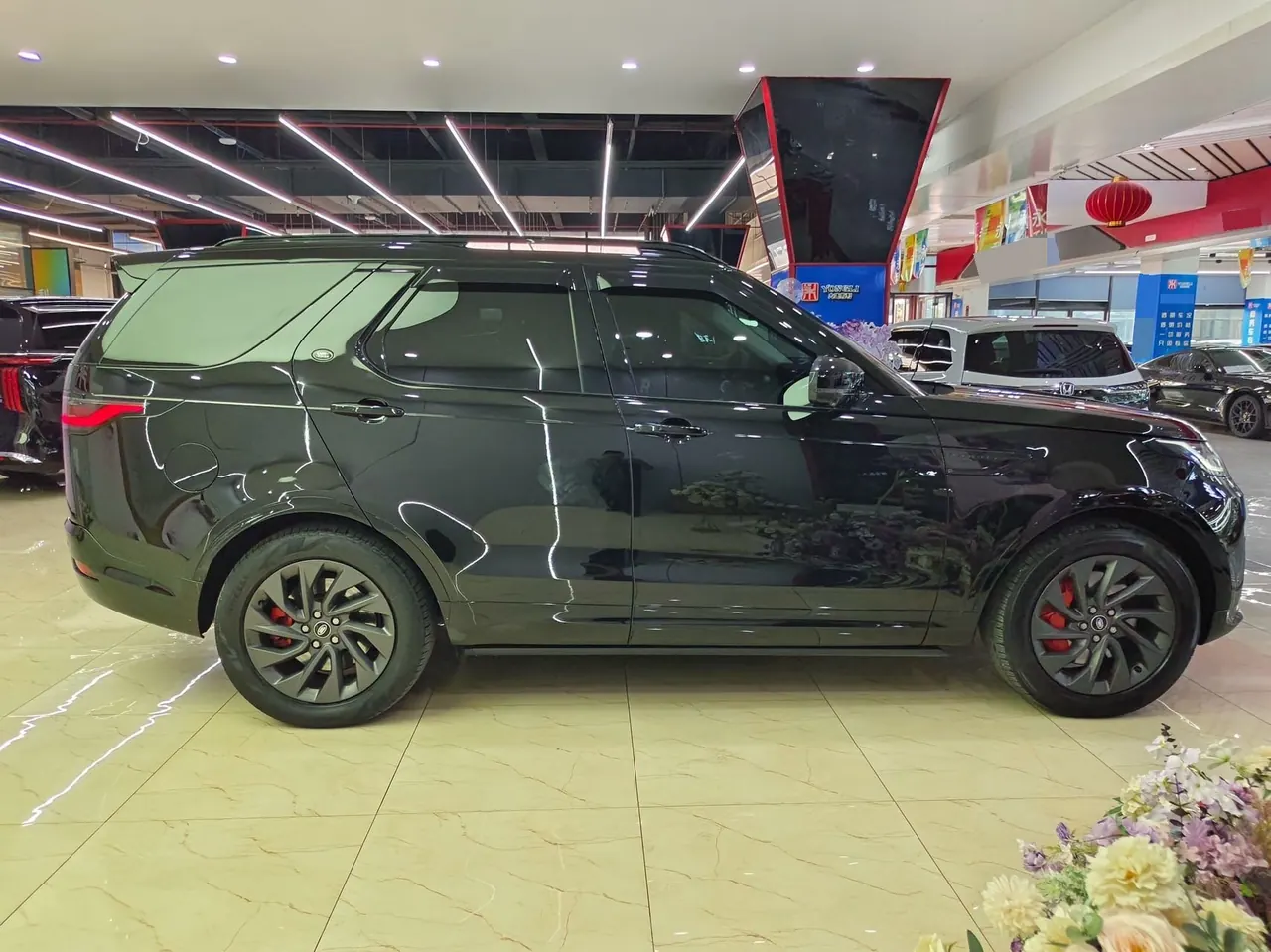 Land Rover found (imported) 2023 found 5 48V 3.0T 360PS R-Dynamic S automatic gear 9
