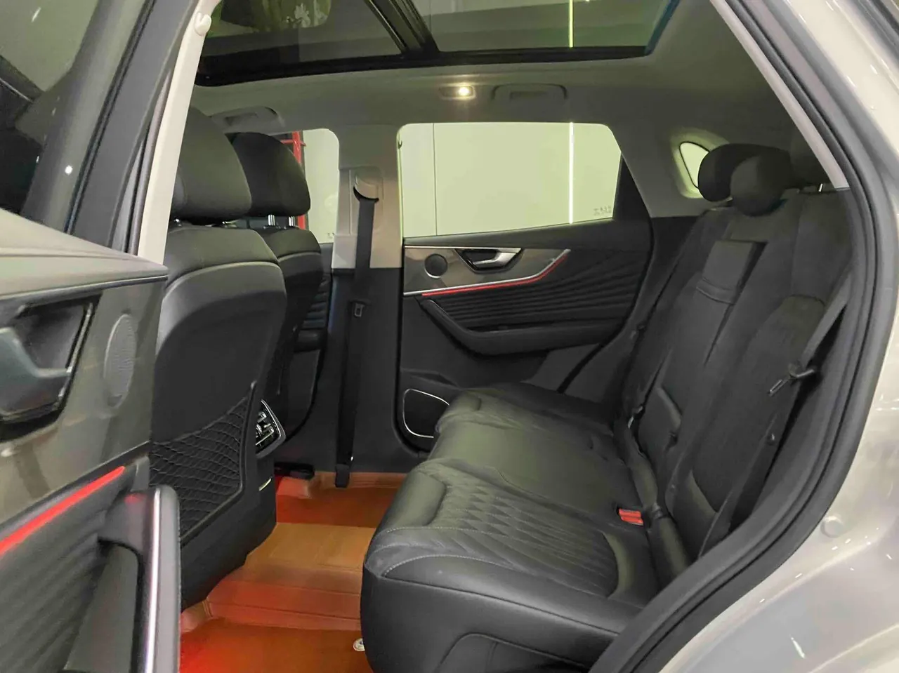 HongQi 2023 HS5 2.0T 4-wheel drive flag enjoy Pro version automatic gear 5