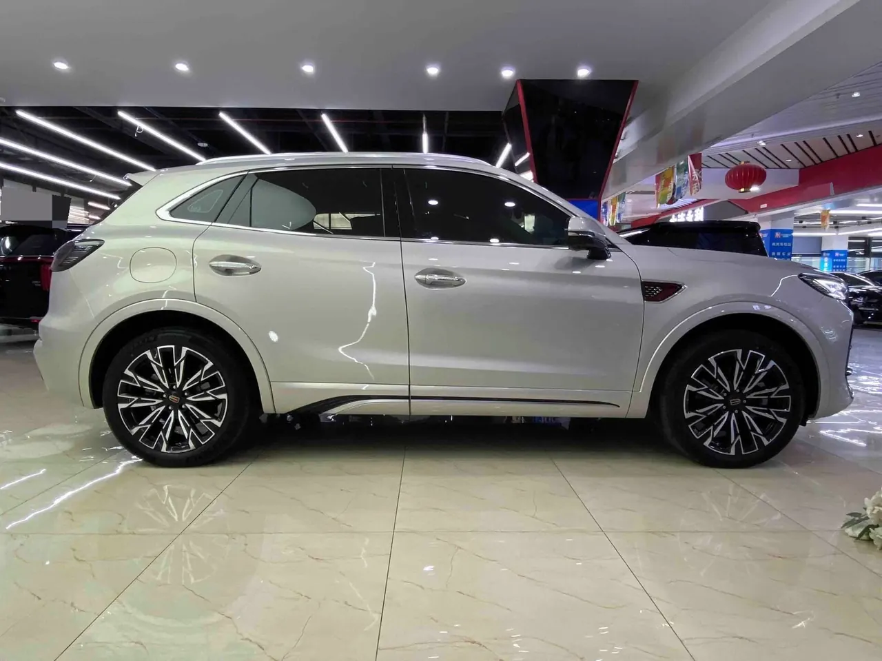 HongQi 2023 HS5 2.0T 4-wheel drive flag enjoy Pro version automatic gear 7