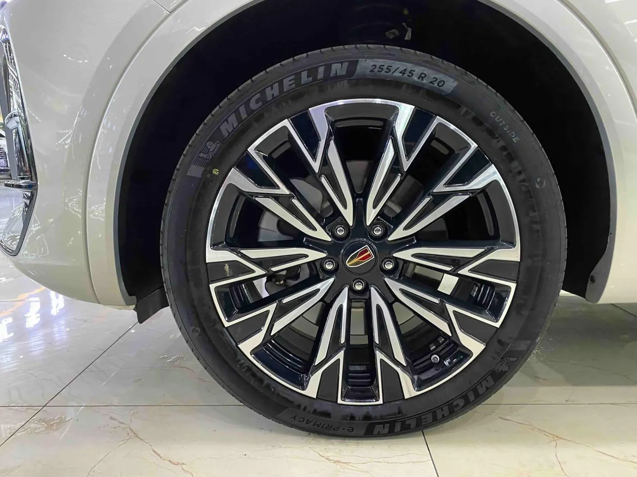 HongQi 2023 HS5 2.0T 4-wheel drive flag enjoy Pro version automatic gear 9