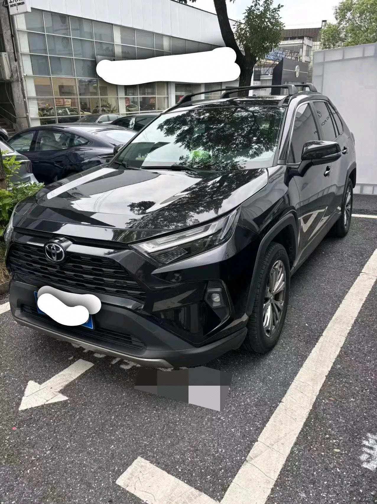 Открыть галерею: Toyota 2023 RAV4 Rongbo 2.0 Stepless Two-Drive Fashion Plus Edition Automatic Gear