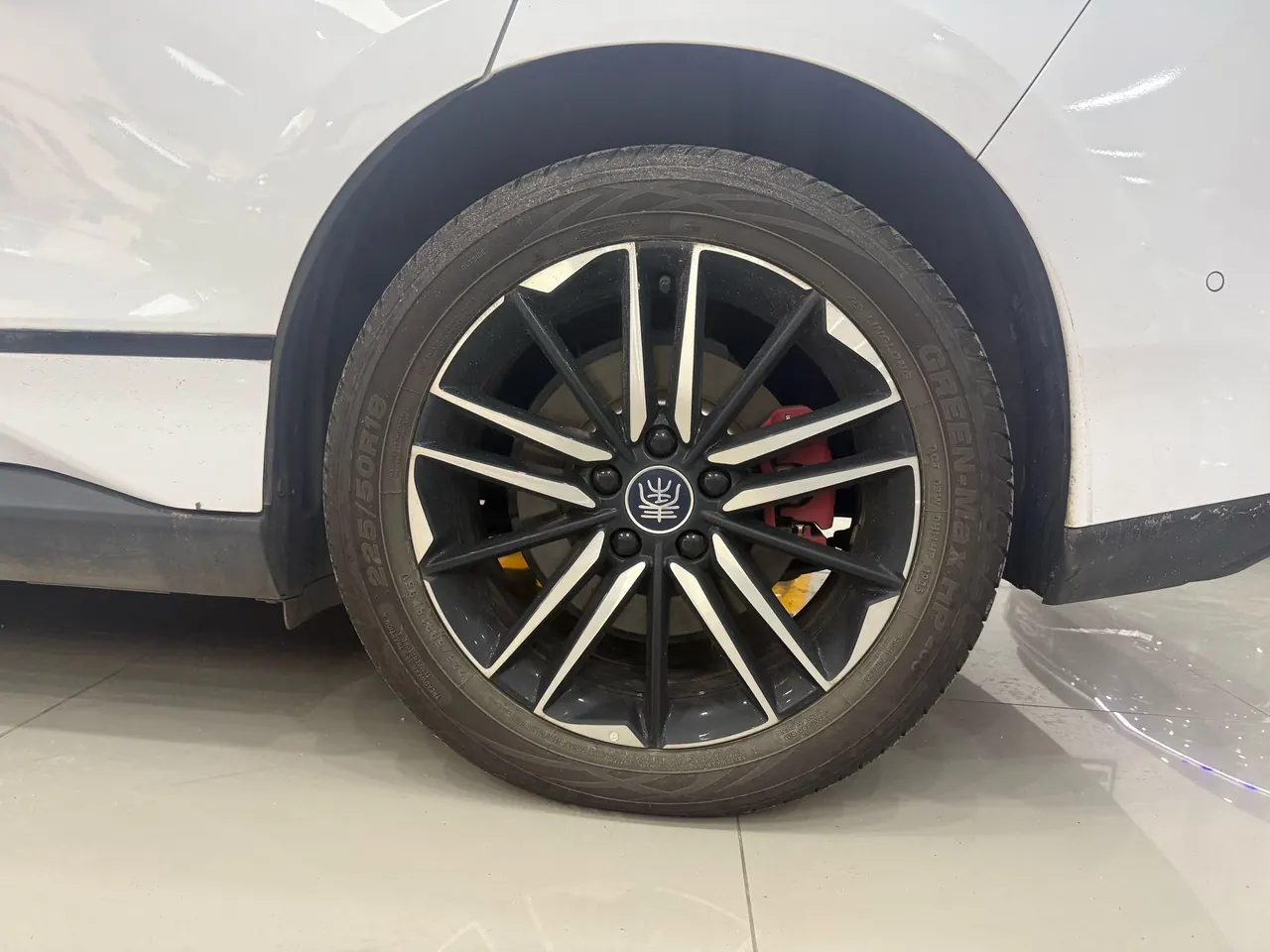 BYD 2025 Qin L EV 545KM cloud chariot type automatic gear 14