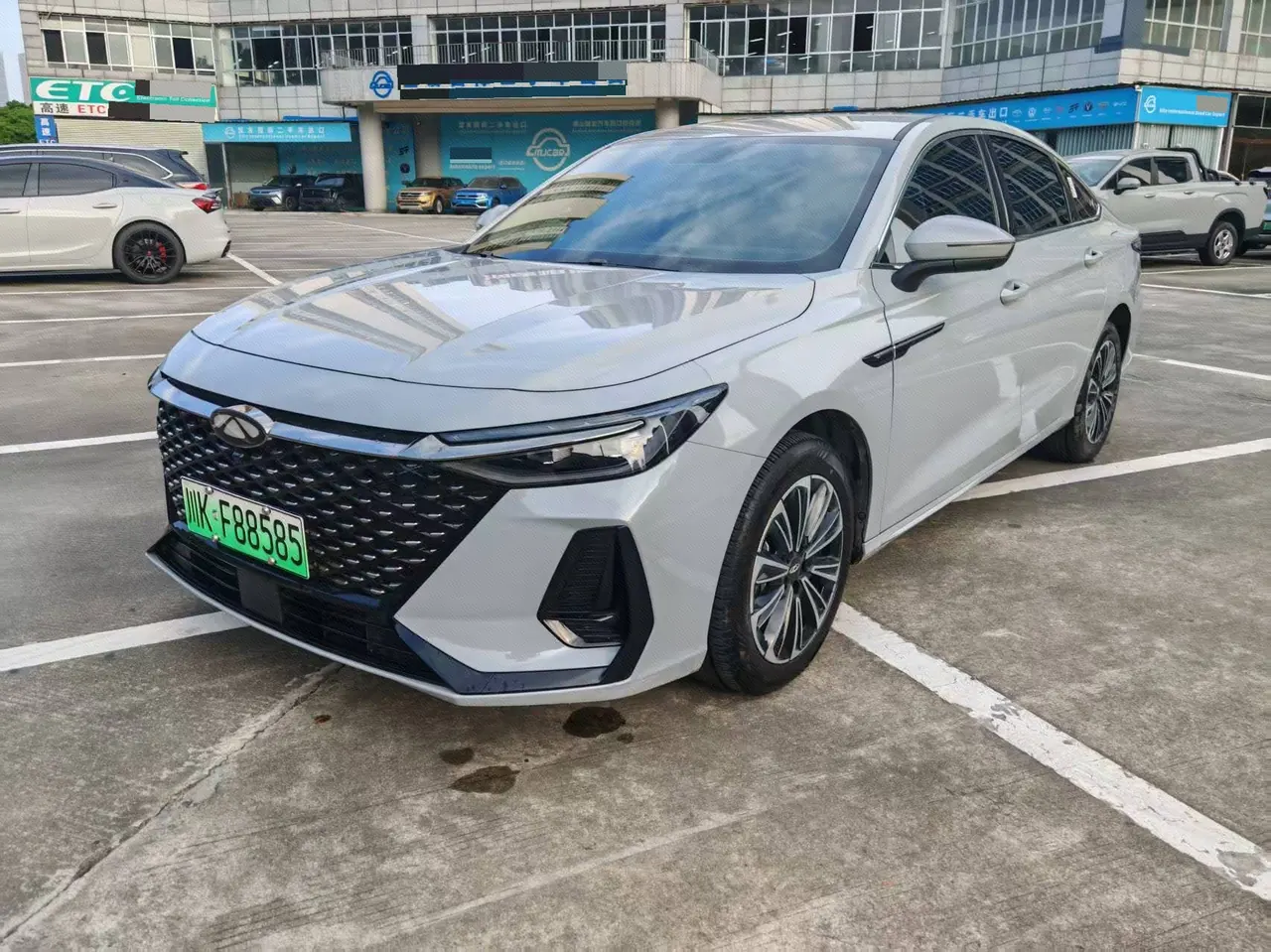 Chery 2025 Fengyun A8 1.5 70km Standard Automatic Gear - View 1