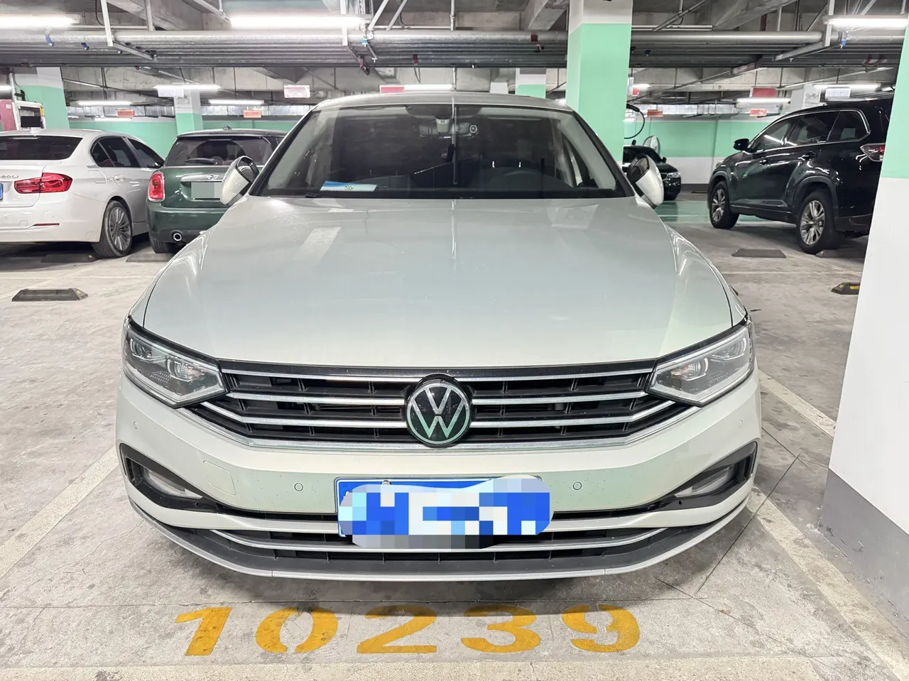 Volkswagen 2020 Magotan 2.0TSI 330TSI luxury automatic transmission 2