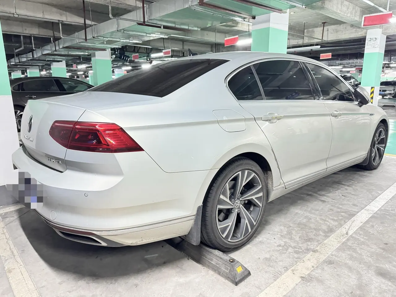 Volkswagen 2020 Magotan 2.0TSI 330TSI luxury automatic transmission 4