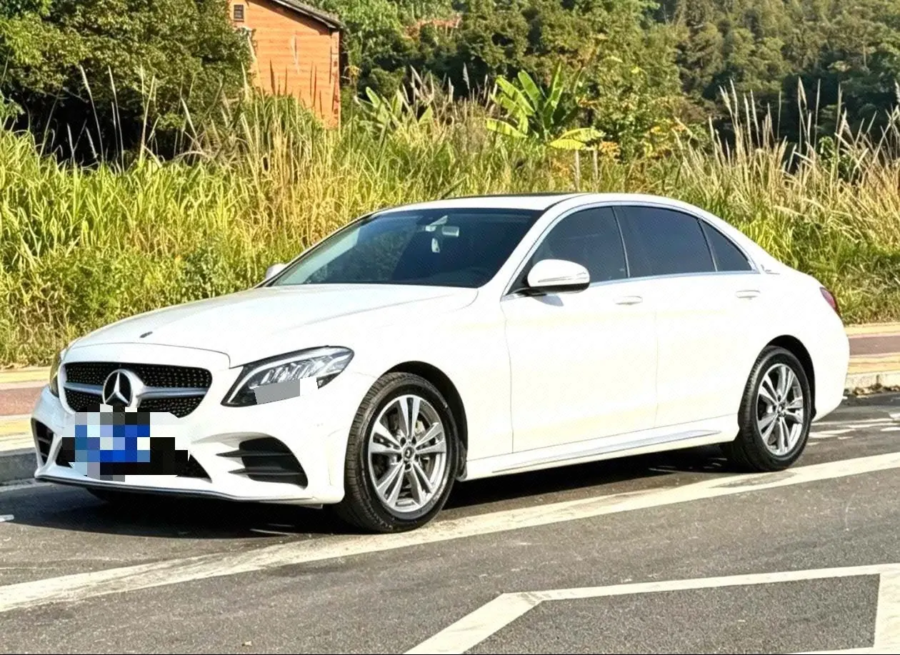 打开图片灯箱:Mercedes Benz Class C 2020 C 200 L 1.5T Fashion Sports Edition Automatic Gear