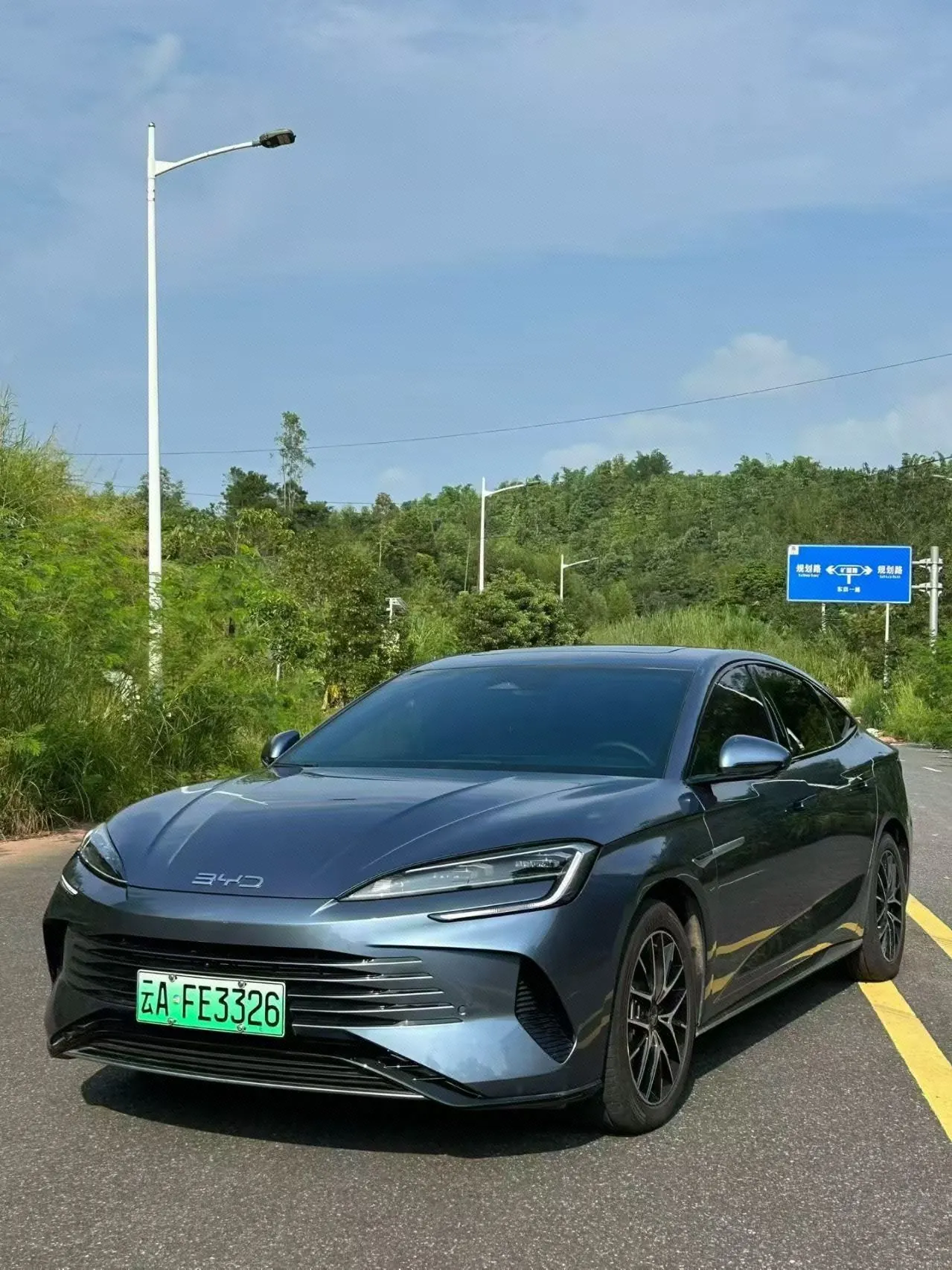 Open image lightbox: BYD 2025 seals 07 DM-i 1.5 stepless 125km elite automatic transmission