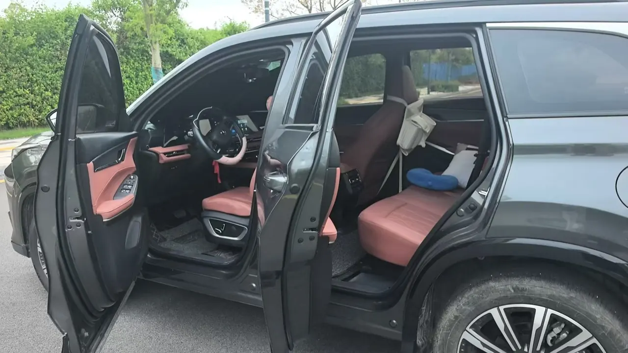 ChangAn 2025 CS75 PLUS 1.5T Champion Edition Jinhang Automatic Gear 2