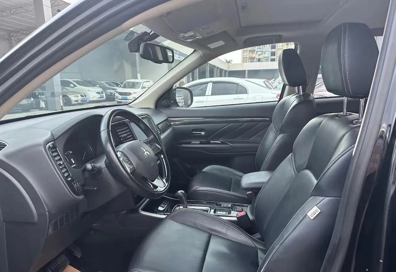 Mitsubishi 2020 Outlander 2.0 Stepless Two-Drive Enjoy Edition 5-seat Automatic Gear 2