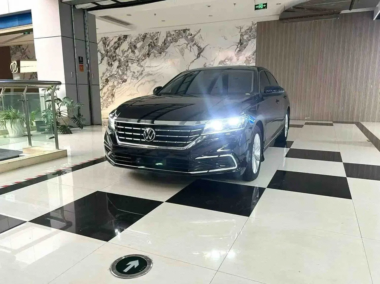 Открыть галерею: Volkswagen 2020 Passat 2.0TSI 330TSI Elite Edition Automatic