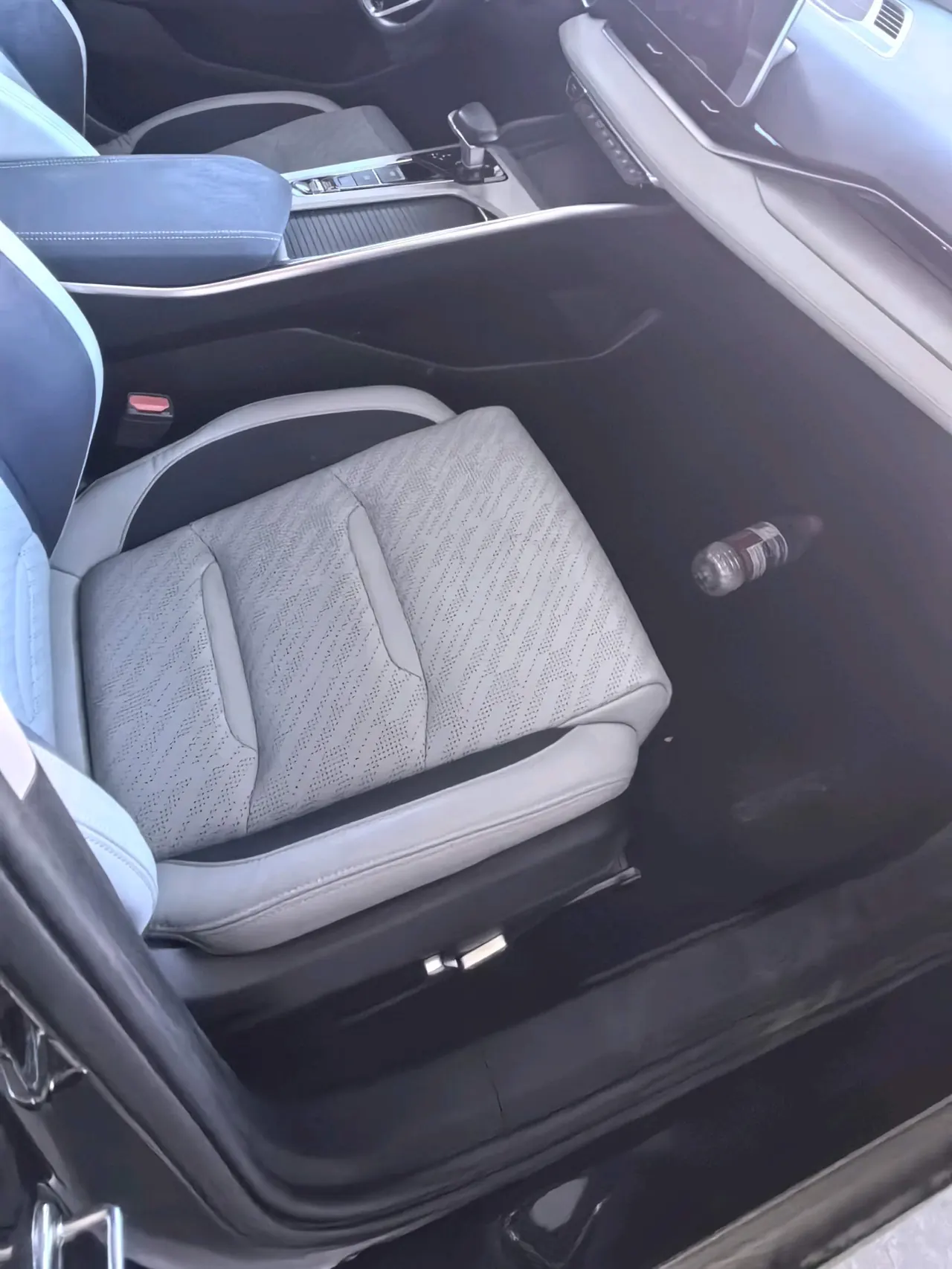 Geely 2020 xingrui 2.0T distinguished automatic gear 9