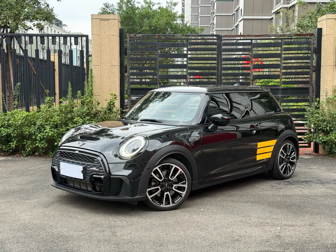Открыть галерею: MINI Mini (imported) 2023 Mini Cooper S 2.0T racer (modified) automatic gear