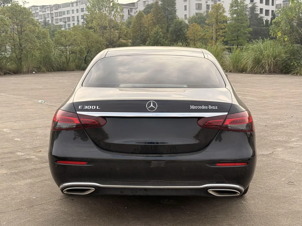 Mercedes Benz E Class 2023 E 260 L 2.0T Automatic 11
