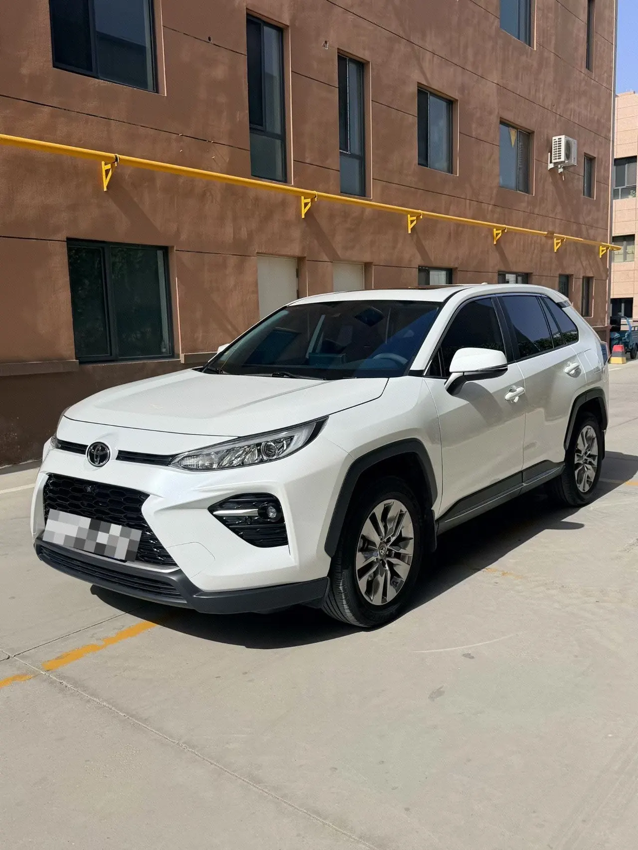 Open image lightbox: Toyota 2022 Wilanda 2.0 Stepless Four-wheel Drive Luxury PLUS Edition Automatic Gear