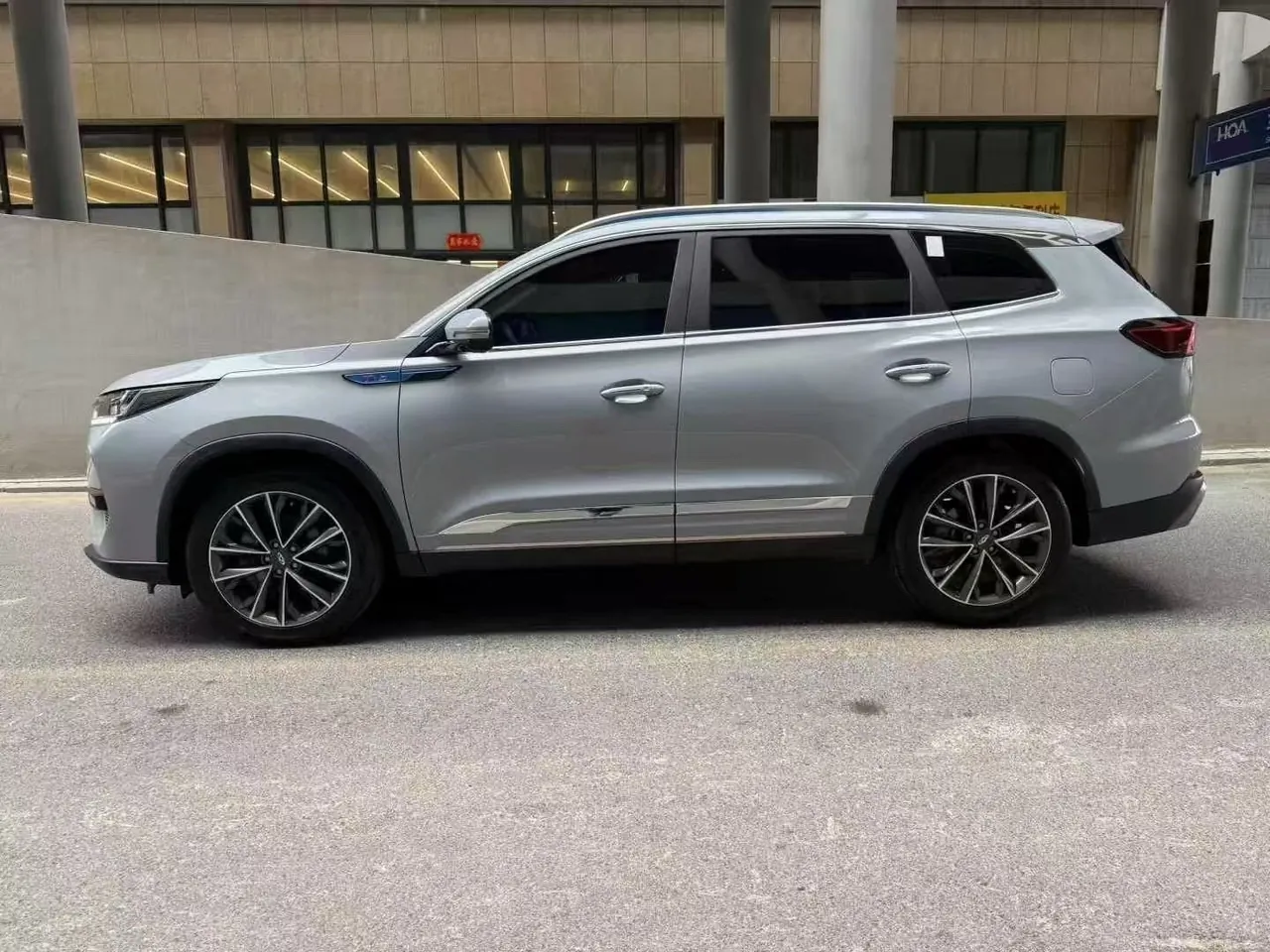 Chery 2022 Ruihu 8 PRO 2.0T 390T 4-wheel drive storm version 7-seat automatic gear 2