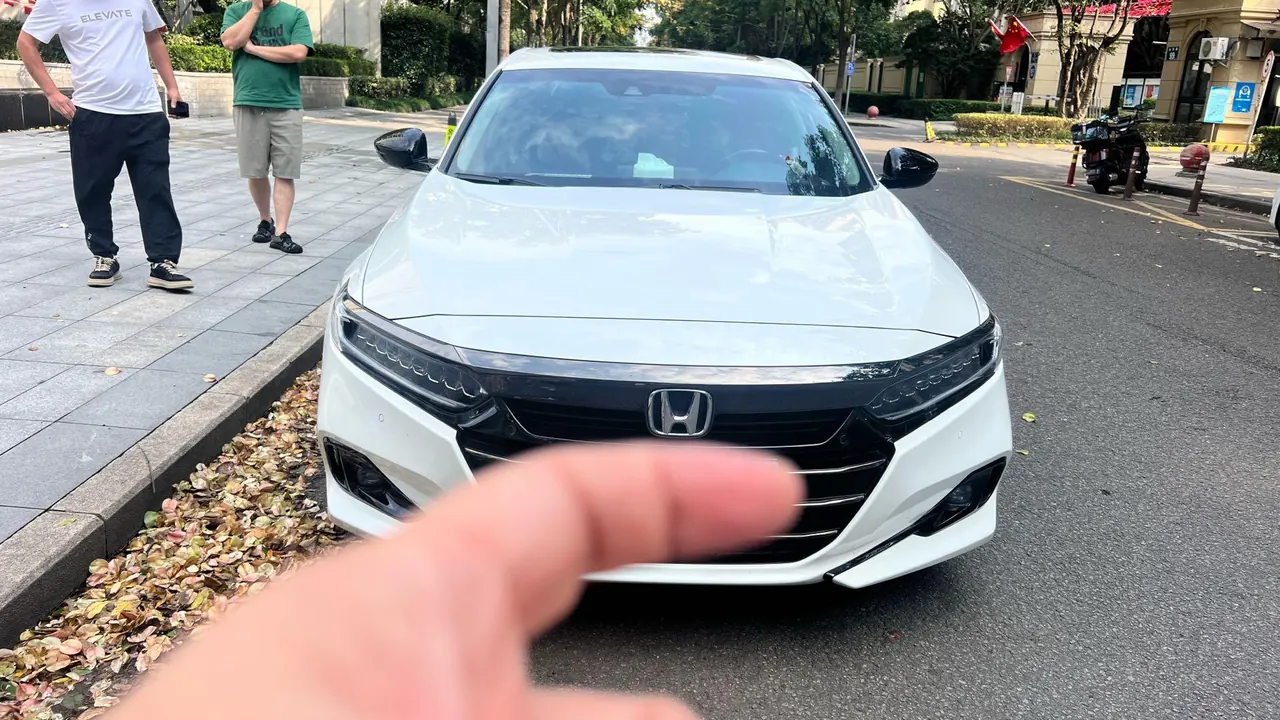 Honda 2022 10th Generation Accord 1.5T Stepless 260TURBO Magic Night Premium Edition Automatic Gear 2
