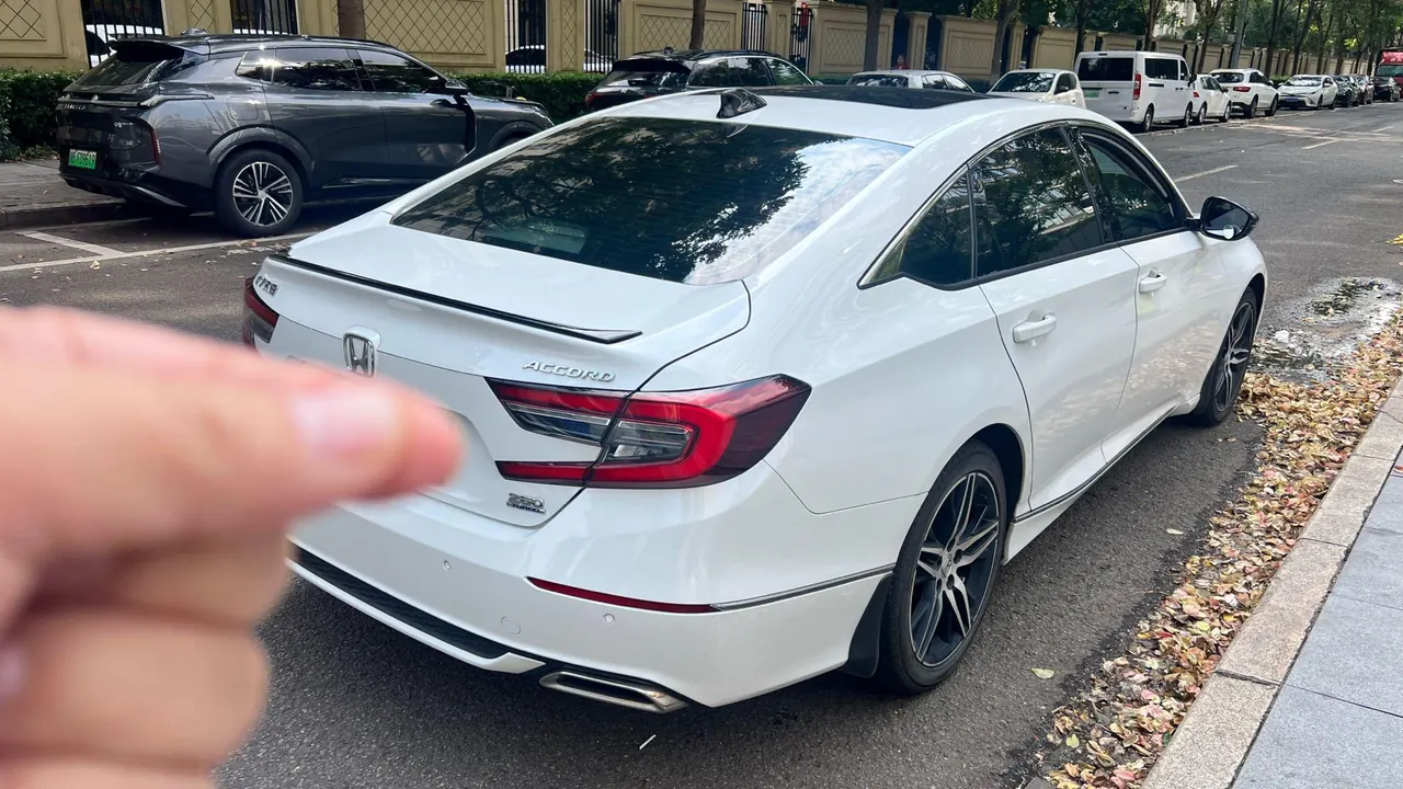 Honda 2022 10th Generation Accord 1.5T Stepless 260TURBO Magic Night Premium Edition Automatic Gear 6
