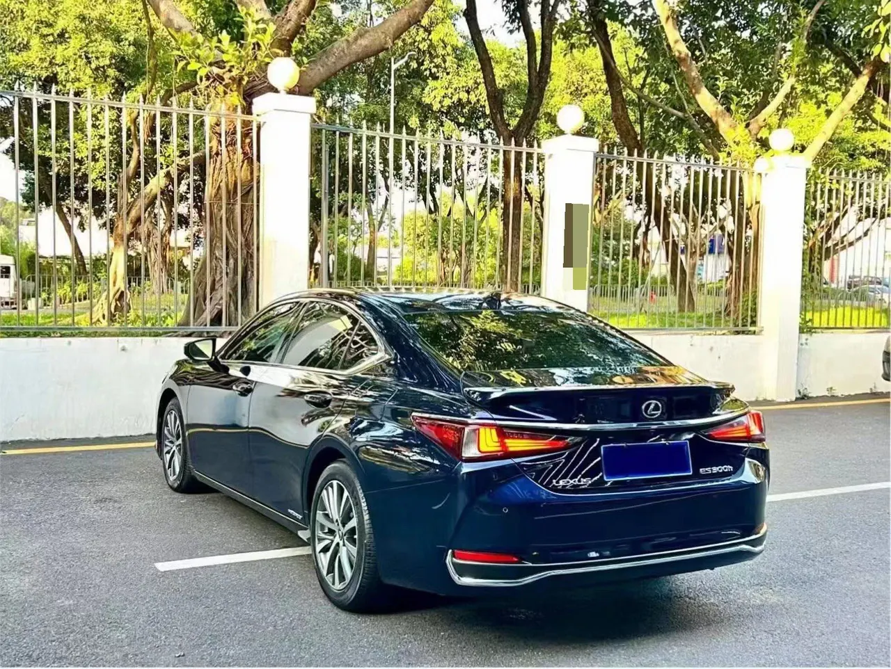 Lexus ES (Imported) 2021 ES300h 2.5 Stepless Premium Edition Automatic Gear 6