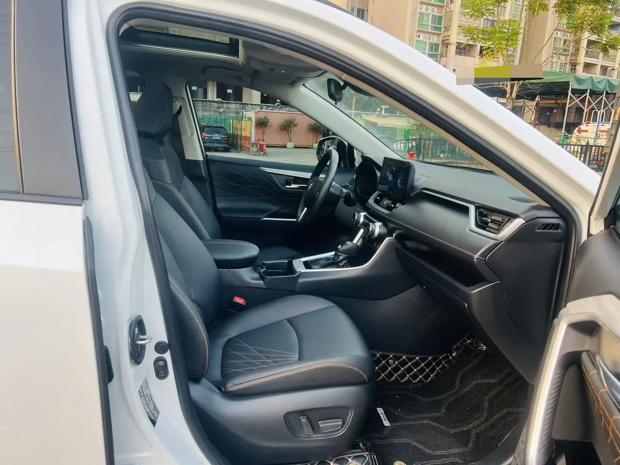 Toyota 2023 RAV4 Rongbo 2.0 Stepless Two-Drive Fashion Plus Edition Automatic Gear 6