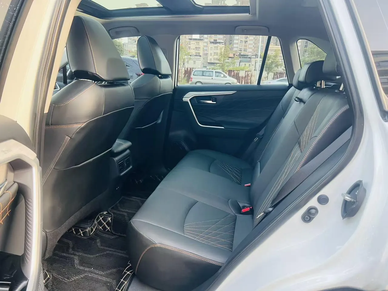 Toyota 2023 RAV4 Rongbo 2.0 Stepless Two-Drive Fashion Plus Edition Automatic Gear 7