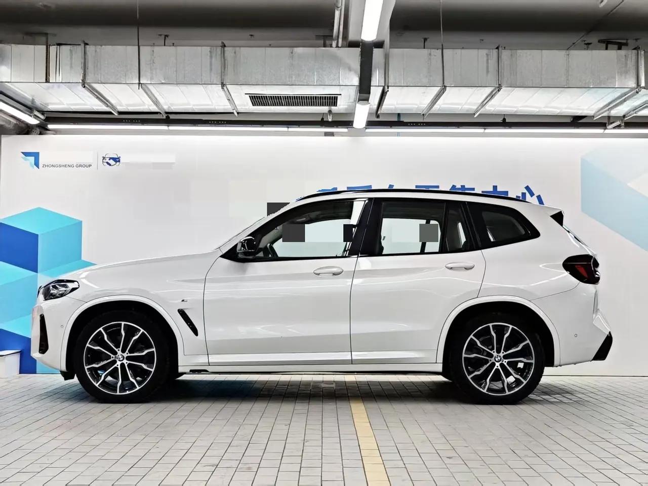 BMW 2023 X3 xDrive30i 2.0T Leading M Obsidian Night Suit Automatic Gear 3