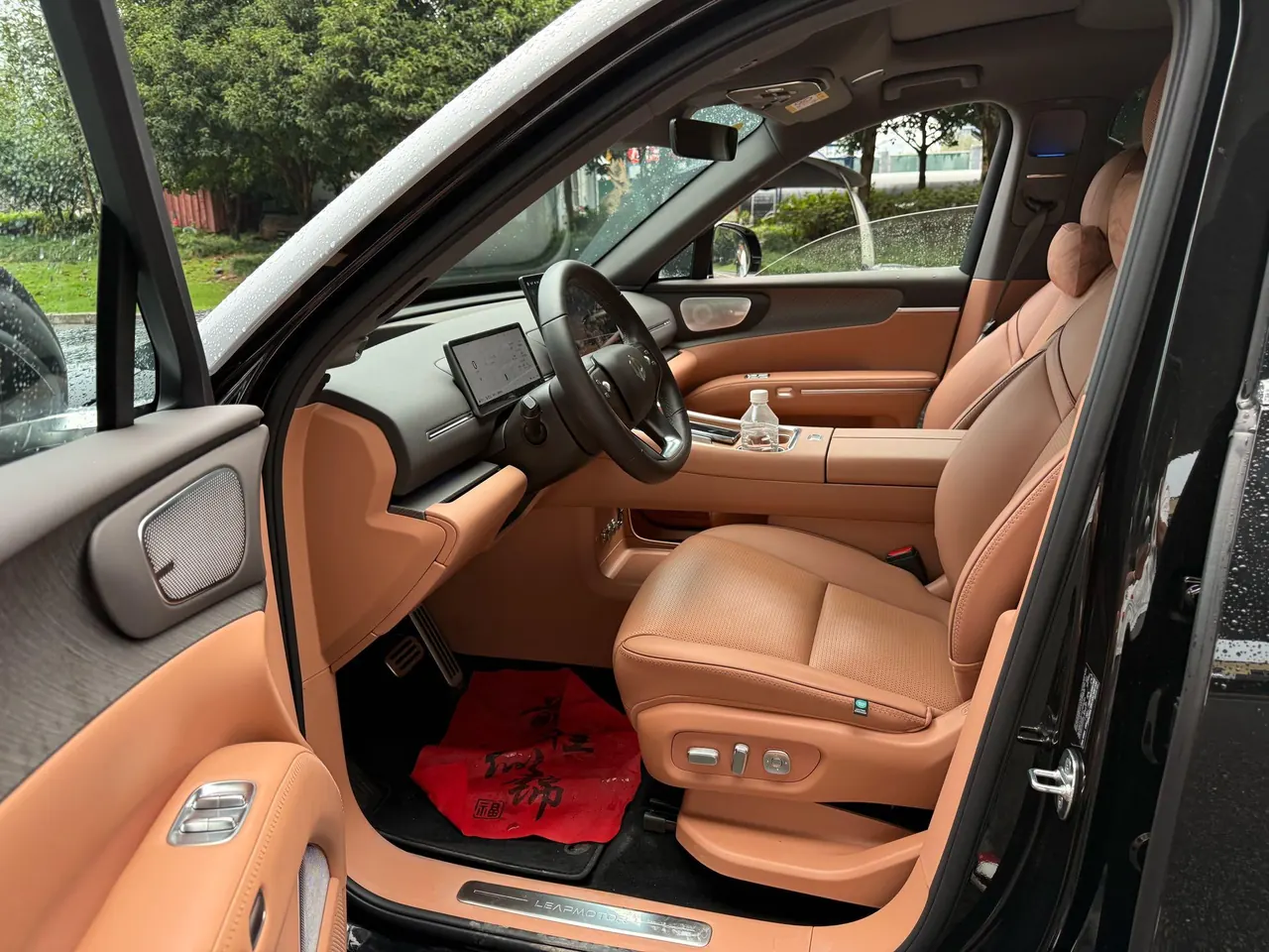 Leapmotor 2026 D 19 500 Zhizun Edition 6-seat Automatic Gear 4
