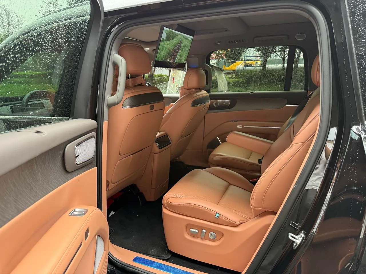 Leapmotor 2026 D 19 500 Zhizun Edition 6-seat Automatic Gear 6