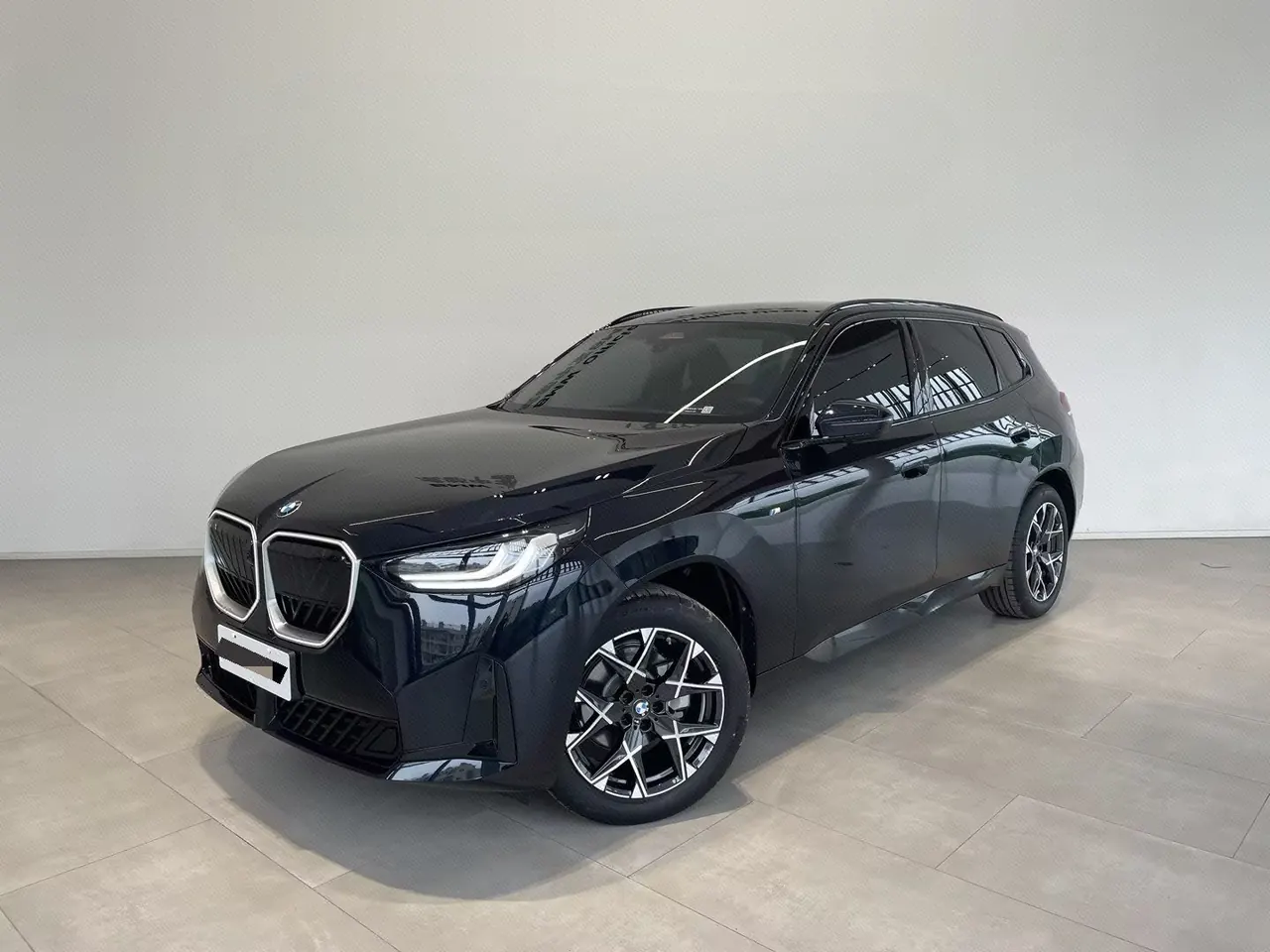 打开图片灯箱:BMW 2026 X3 xDrive25L 2.0T M sports obsidian night suit automatic gear