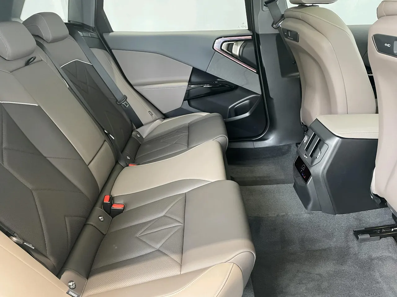 BMW 2026 X3 xDrive25L 2.0T M sports obsidian night suit automatic gear 13
