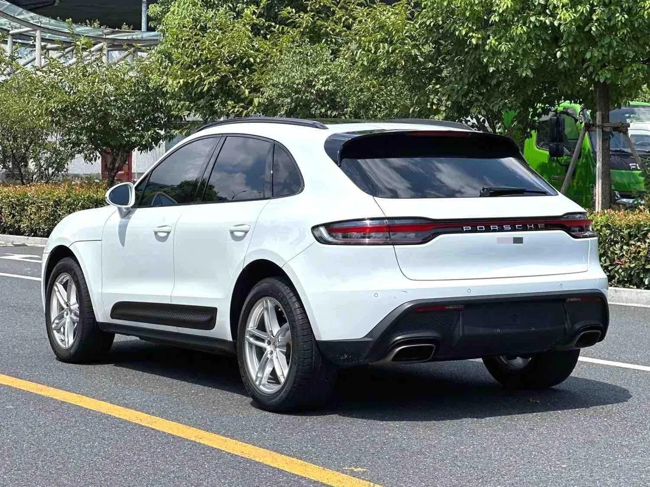 Porsche Macan (Imported) 2023 Macan 2.0T Automatic Gear 10