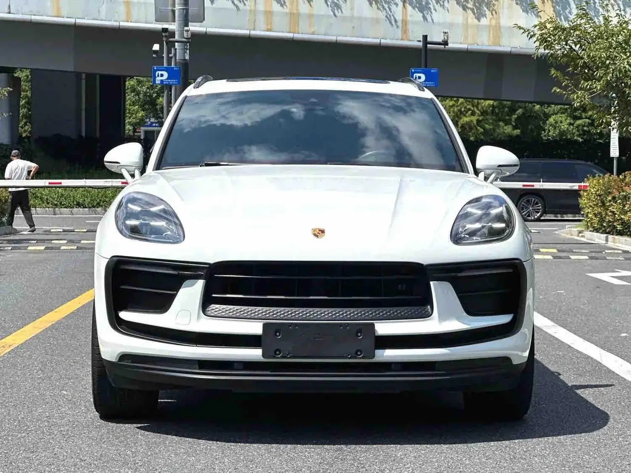 Porsche Macan (Imported) 2023 Macan 2.0T Automatic Gear 2