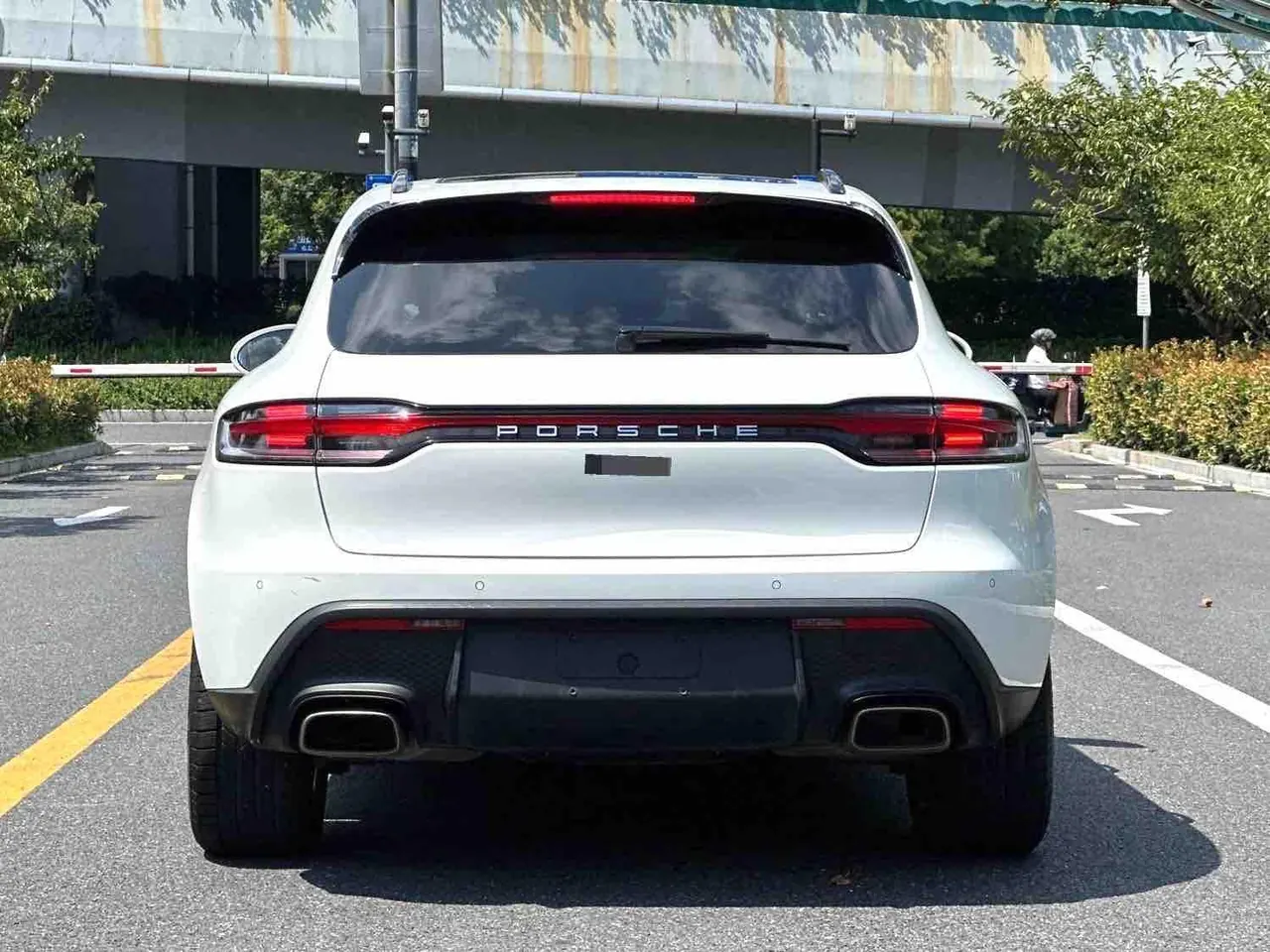 Porsche Macan (Imported) 2023 Macan 2.0T Automatic Gear 9