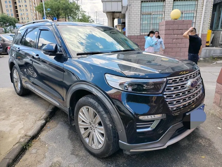 Ford 2020 Explorer 2.3T EcoBoost 285 Four-wheel Drive Titanium Edition 7-seat Automatic Gear 3