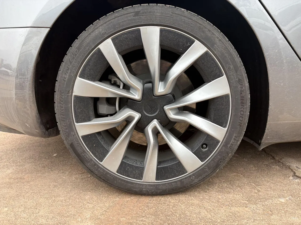 Tesla 2023 Model 3 Rejuvenation Edition Rear Wheel Drive Automatic Transmission 6