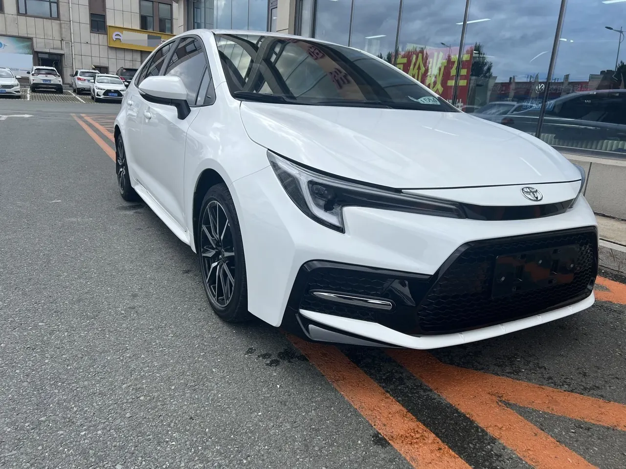 Toyota 2023 Lei Ling 1.2T Stepless 185T Sports Edition Automatic Gear 2