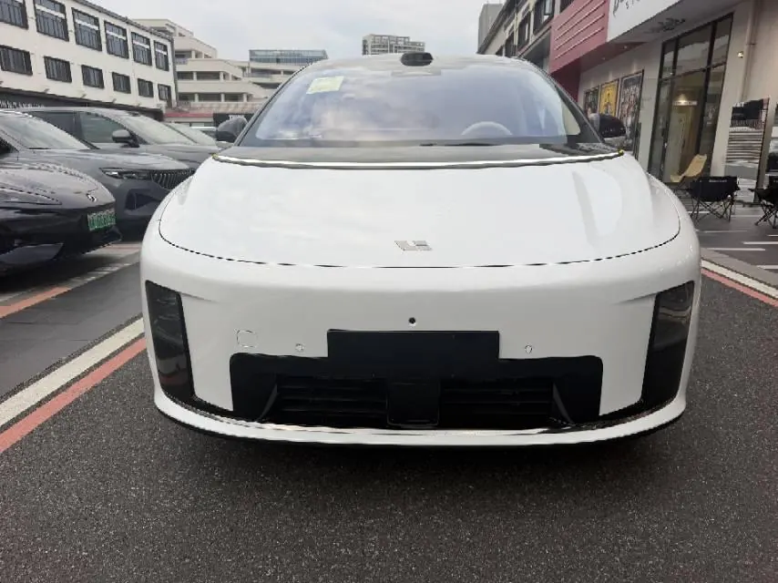 Li 2026 i8 Rear Drive Long Endurance Automatic Transmission 2