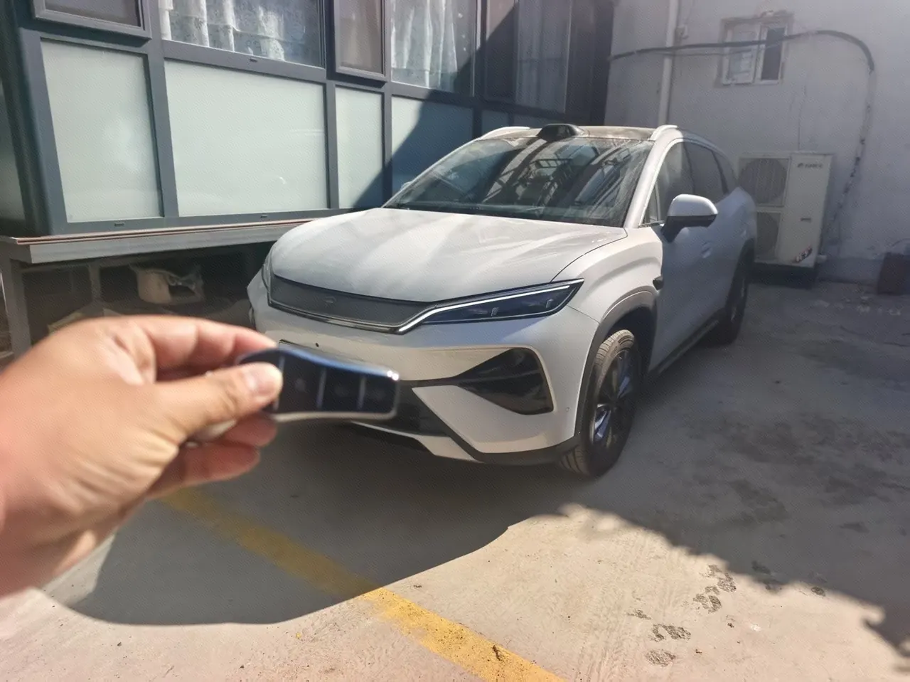 BYD 2026 Song Ultra EV 710KM Exceed Automatic Transmission - View 1