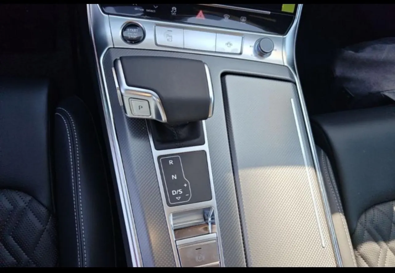 Audi 2026 A6L 2.0TFSI 45TFSI Prestige Dynamic Edition Automatic 12