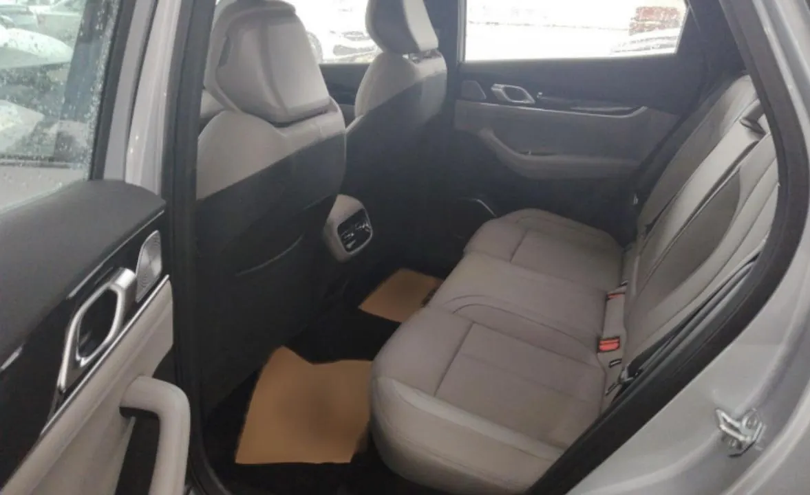Geely 2026 Boyue L 1.5TD Small Blue Light Edition Automatic Gear 5
