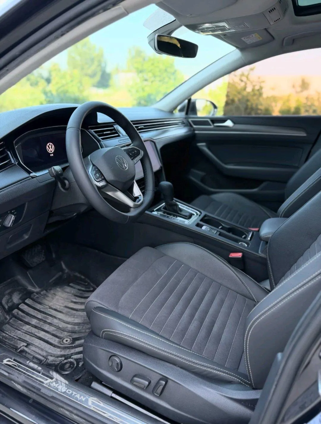 Volkswagen 2020 Magotan 2.0TSI 330TSI luxury automatic transmission 5