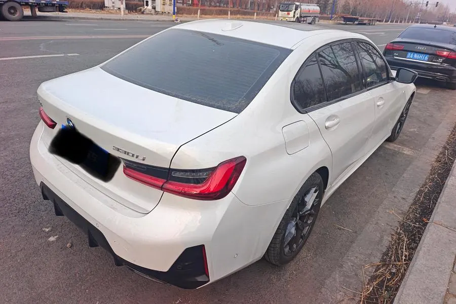 Open image lightbox: BMW 3 Series 2025 330Li 2.0T M Sports Obsidian Night Suit Automatic Gear