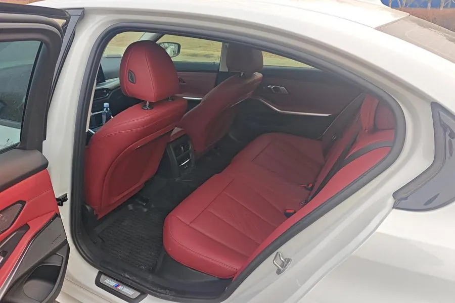 BMW 3 Series 2025 330Li 2.0T M Sports Obsidian Night Suit Automatic Gear 4