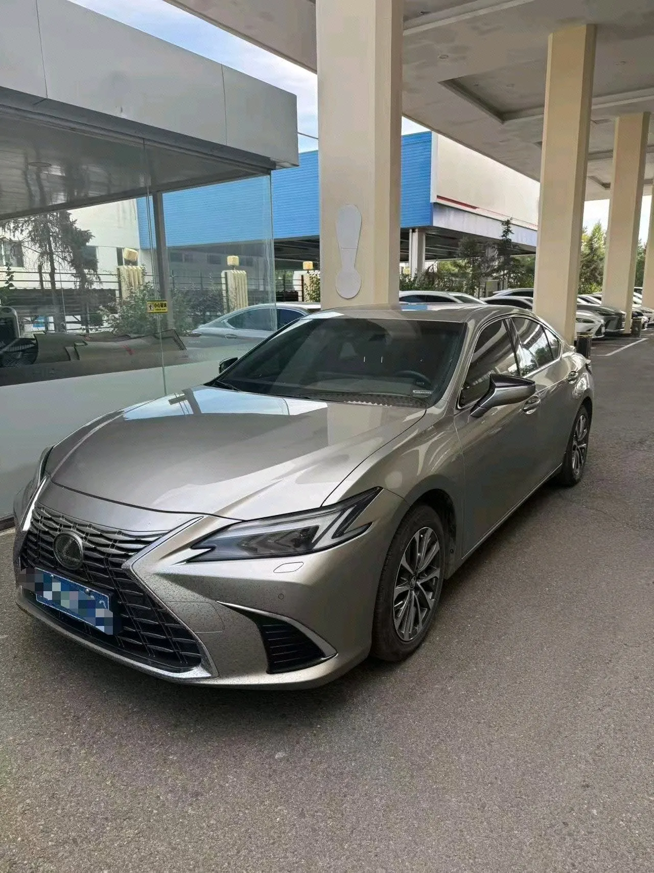 Open image lightbox: Lexus ES (Imported) 2025 ES300h 2.5 Stepless Premium Edition Automatic Gear