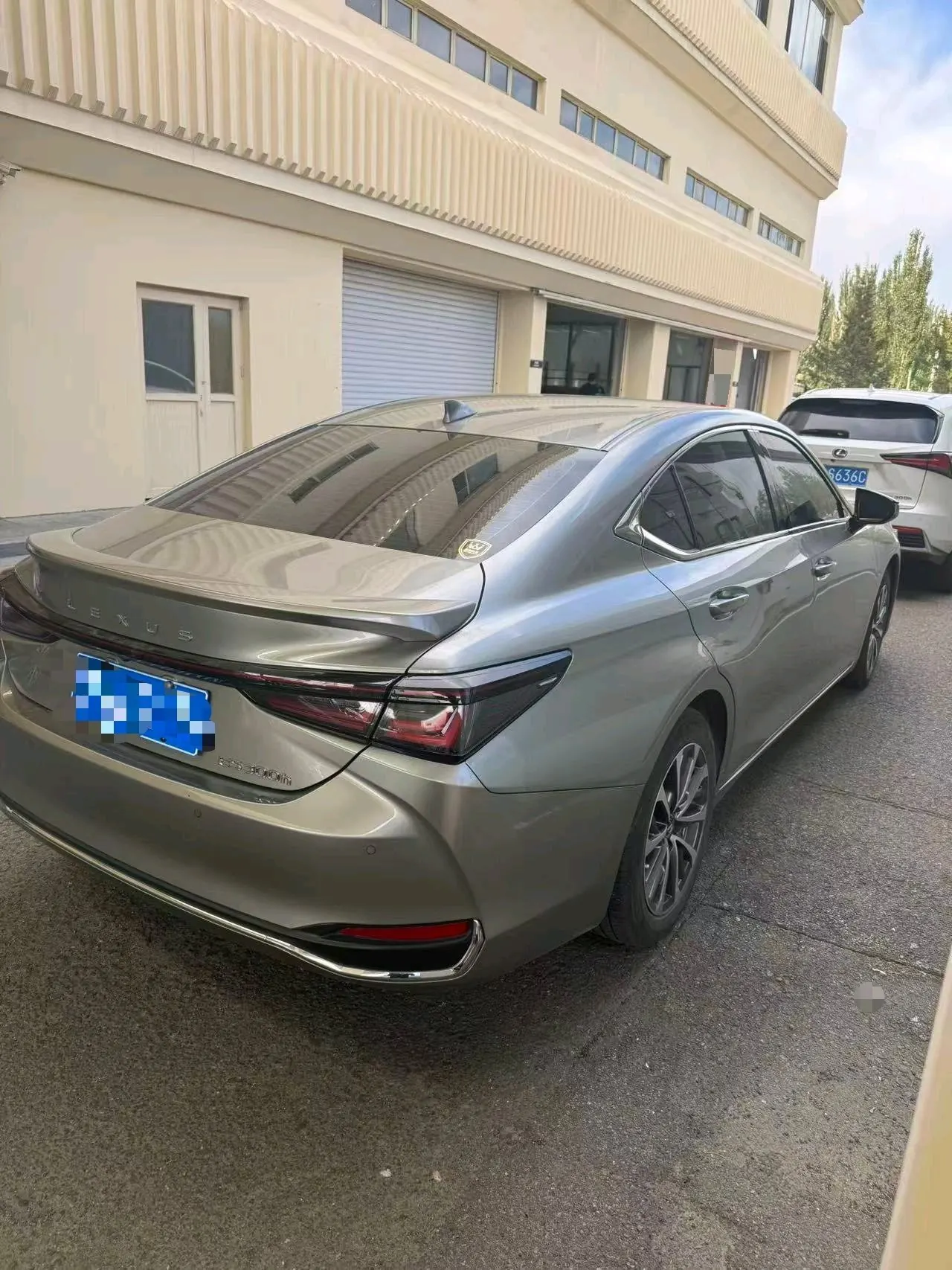 Lexus ES (Imported) 2025 ES300h 2.5 Stepless Premium Edition Automatic Gear 7