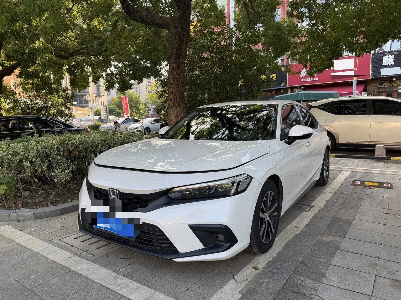Открыть галерею: Honda 2023 Civic Hatchback 1.5T Stepless 240TURBO Extreme Jump Automatic Gear