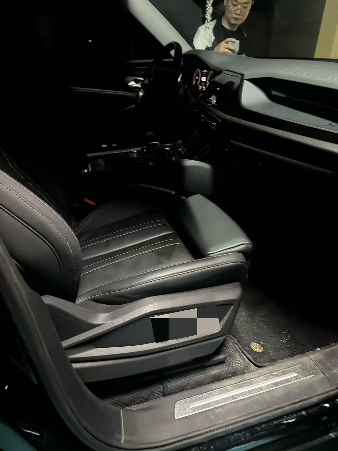 Audi 2025 Q6 2.0TFSI 40TFSI Quattro Commemorative Edition Yu Lin Set 7-seat Automatic Block 4