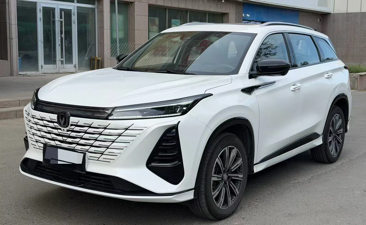 Open image lightbox: ChangAn 2025 CS75 PLUS 1.5T New Blue Whale Prestige Automatic